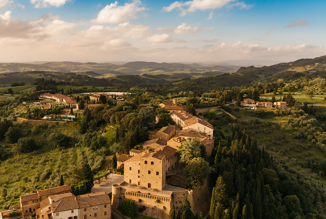 Castelfalfi in Toscana: vino e ospitalità esclusiva